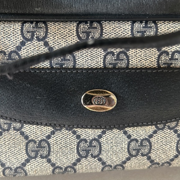 Gucci Supreme Handbag - Picture 7 of 11